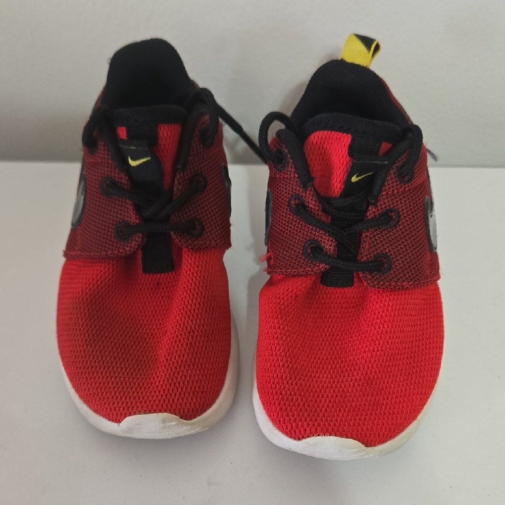 Nike Kids Red and Black Sneakers with Yellow Detail